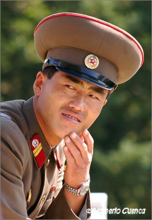 11_2005_10_north_korea_web_23