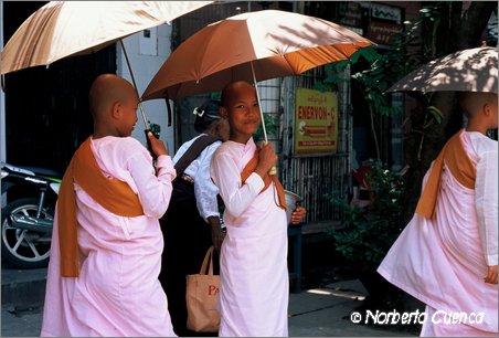15_2004_09_myanmar_03de12_mandalay_12