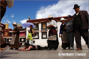 156_2005_08_tibet_2098_back_in_lhasa